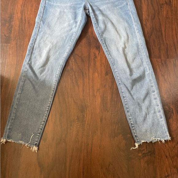 American Eagle - Raw Hem Mom Jeans - DONATING 12/31 - Picture 3 of 7
